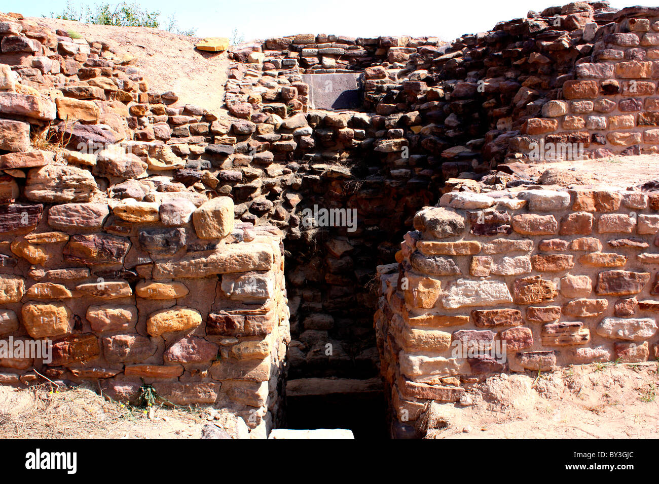 Resti di civiltà Harappan al sito degli scavi di Dholavira, Gujarat, India Foto Stock