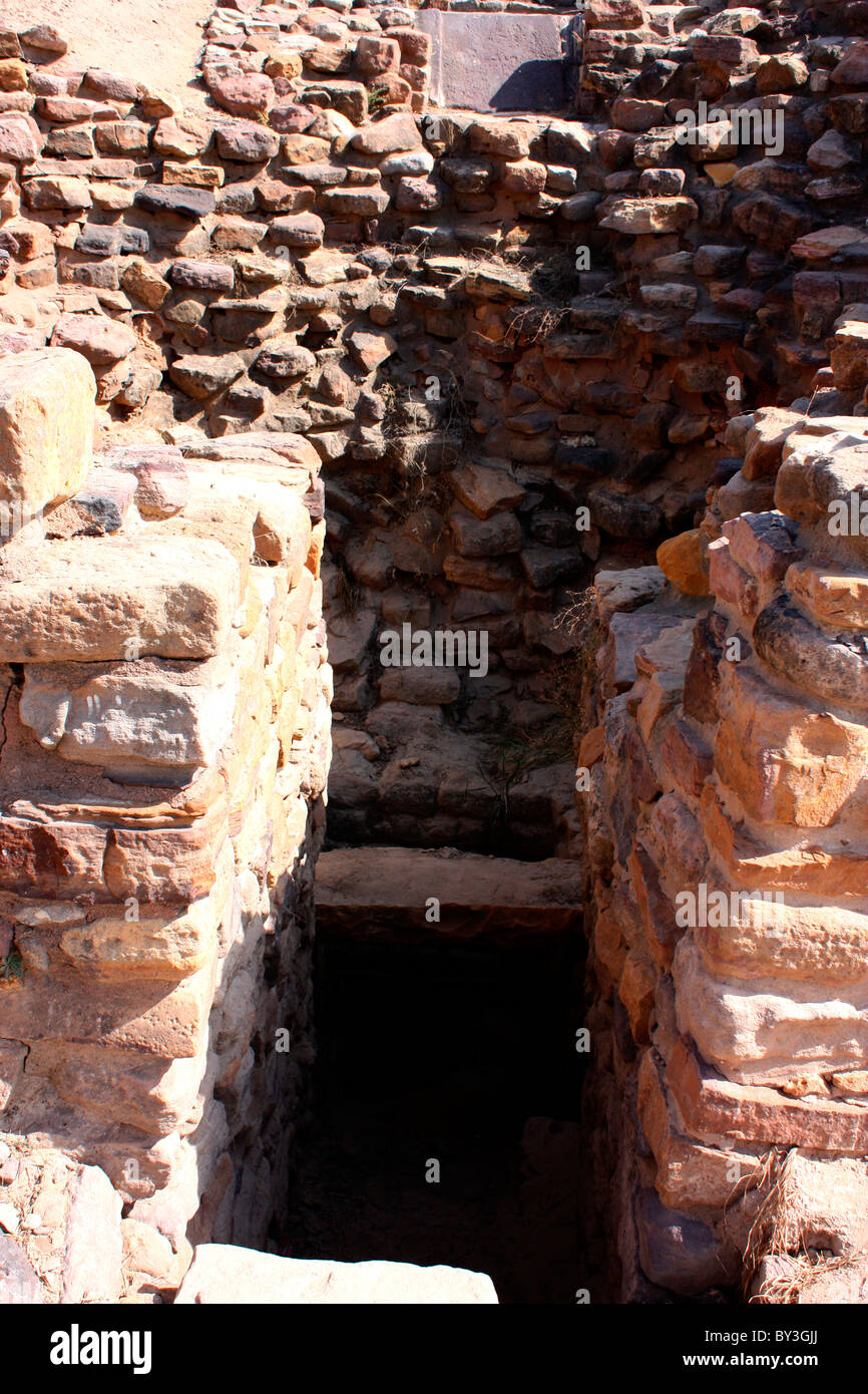 Resti di civiltà Harappan al sito degli scavi di Dholavira, Gujarat, India Foto Stock