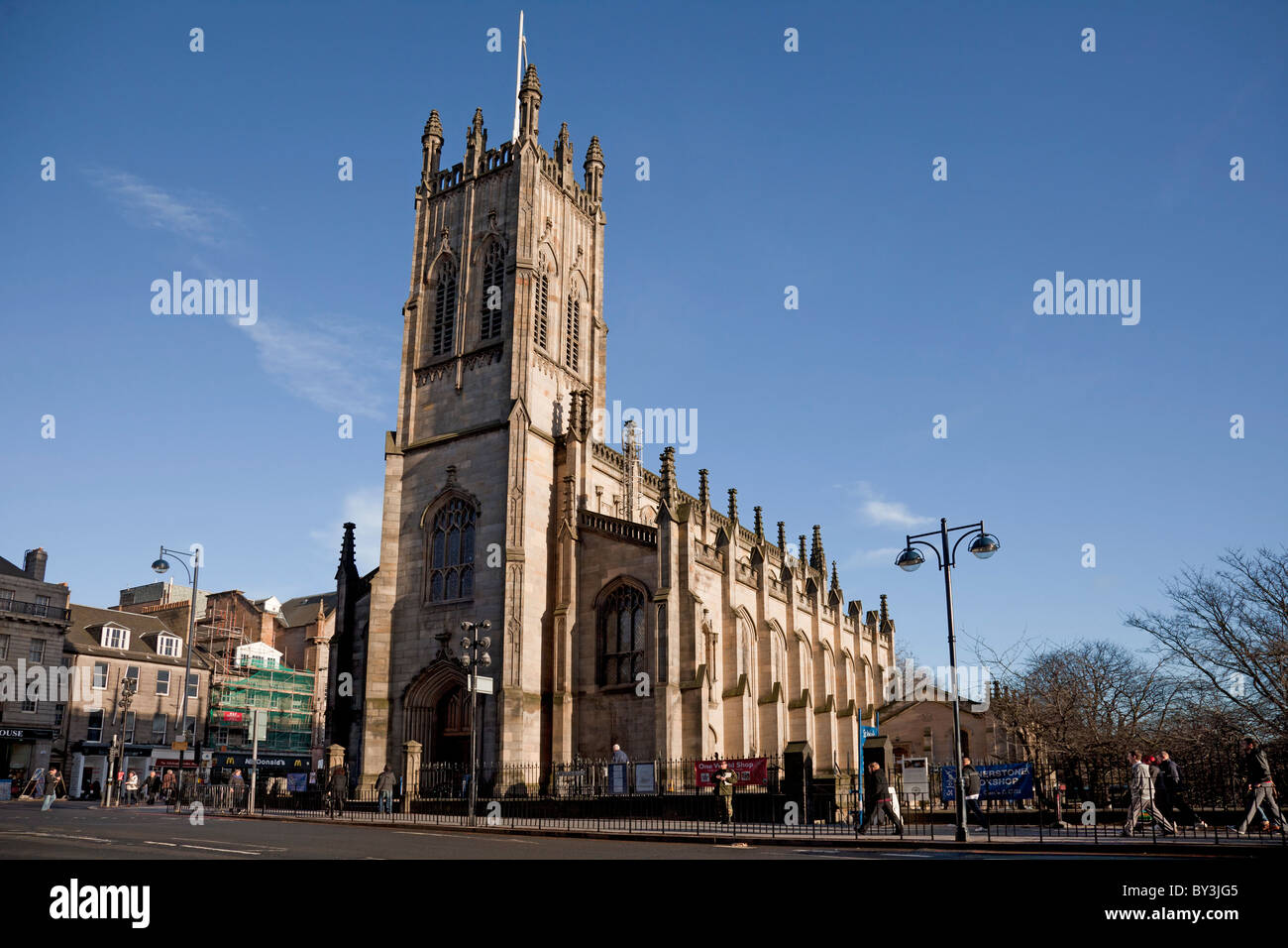St John's Chiesa Episcopale Scozzese nel West End di Edinburgo. Lo stile gotico perpendicolare nel 1816. Architetto: William masterizzare Foto Stock