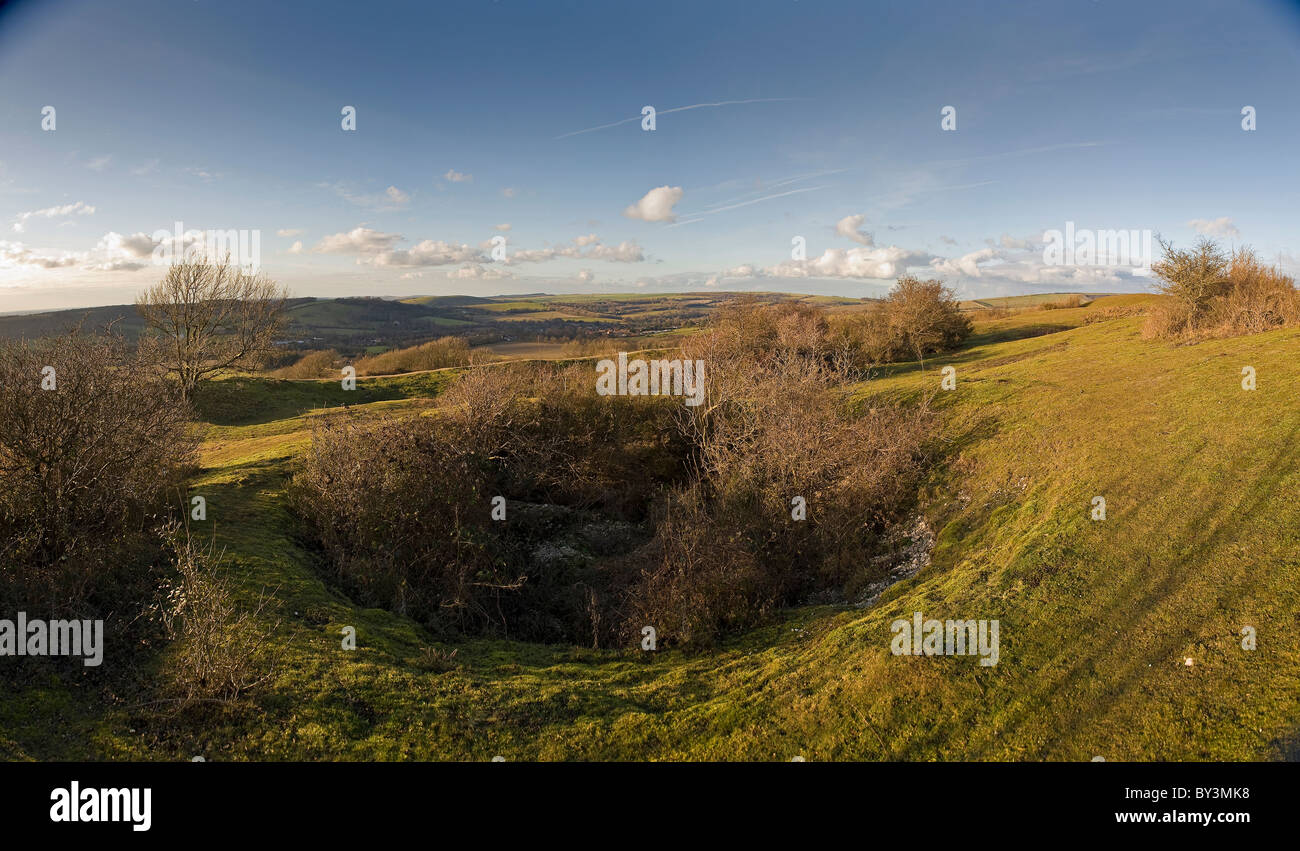 I resti del neolitico miniere di selce a Cissbury Ring vicino a Worthing, West Sussex, Regno Unito Foto Stock
