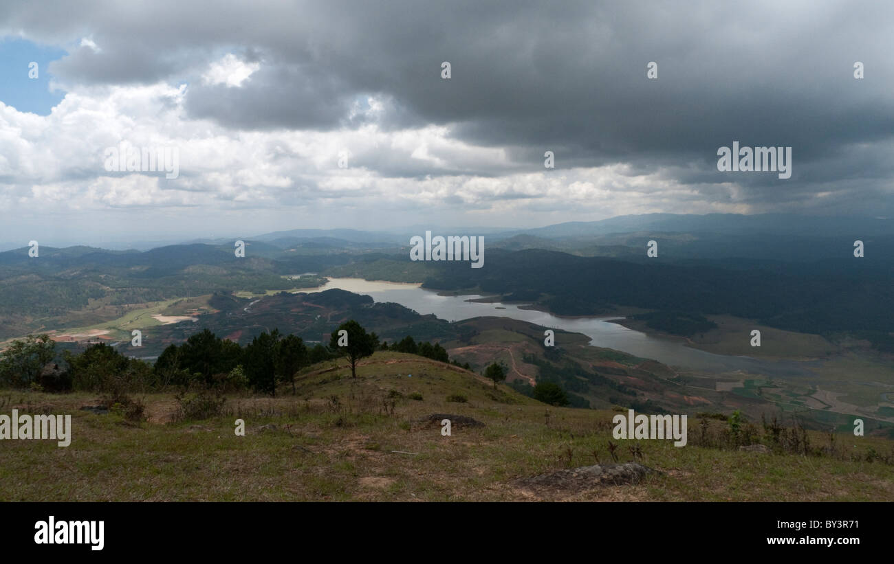 Tipico paesaggio nei pressi di Dalat, Highlands Centrali, Vietnam, Indocina, Asia sud-orientale, Asia Foto Stock