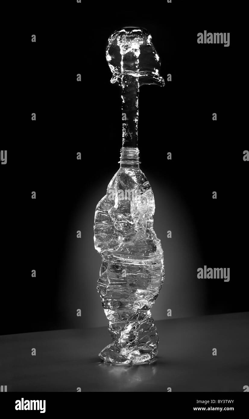 La bottiglia di acqua minerale fontana Foto Stock