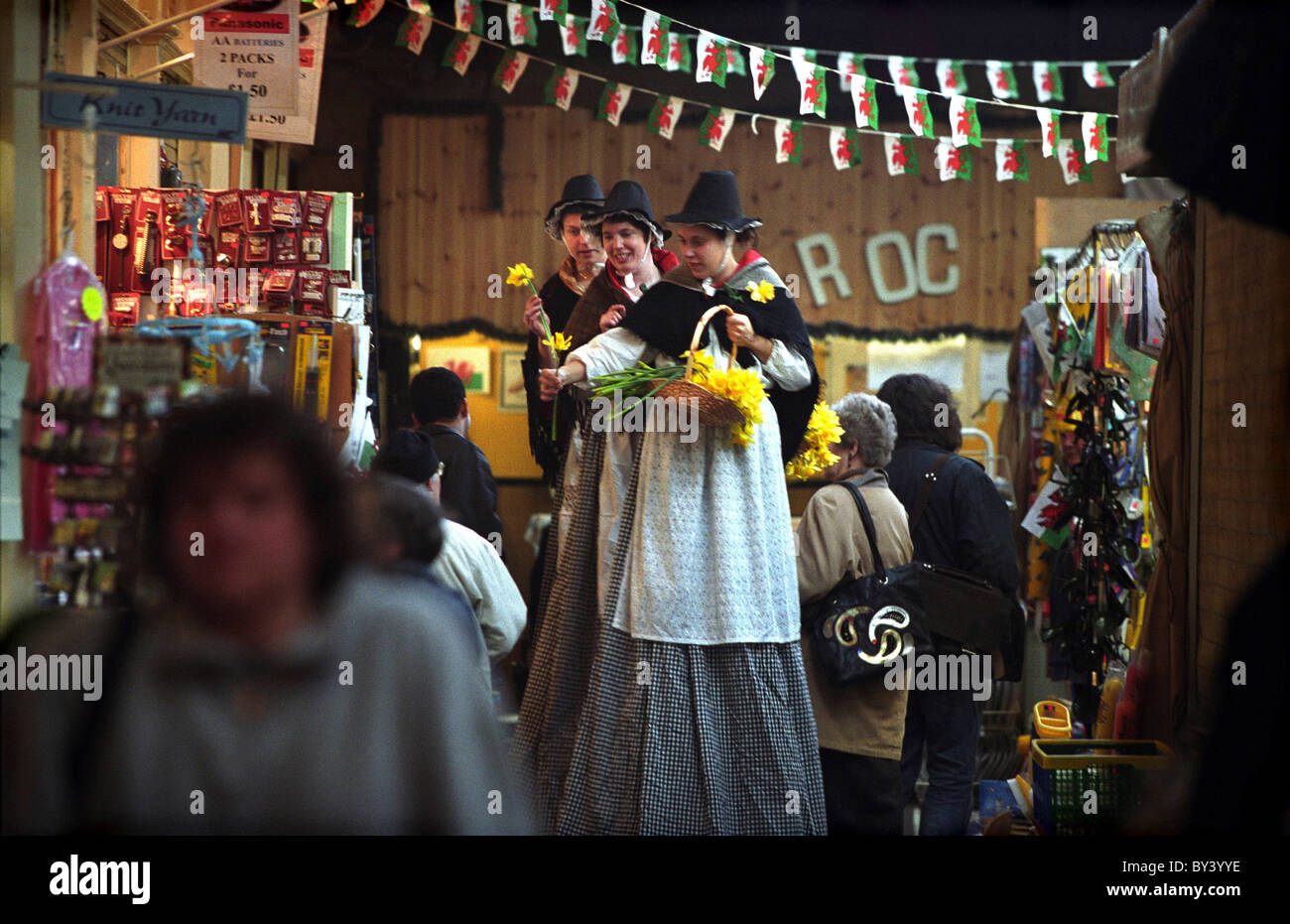 Welsh signore al mercato di Cardiff, Cardiff. Foto Stock
