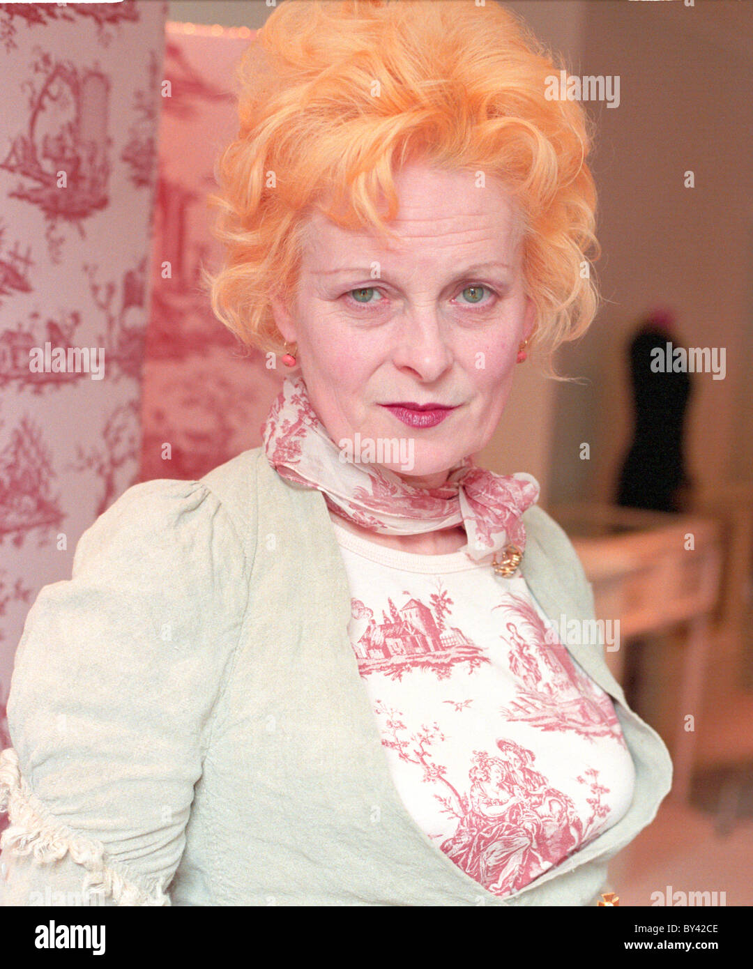 Un ritratto del British fashion designer Vivienne Westwood. Foto Stock
