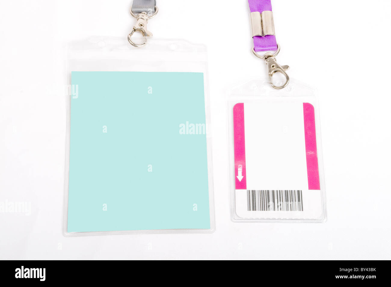 Blank scheda ID badge con copia spazio, isolato su bianco. Foto Stock