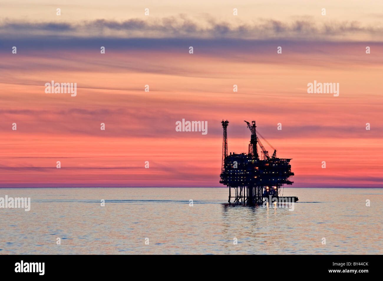 Degli anni quaranta Bravo piattaforma petrolifera nel Mare del Nord. Foto Stock