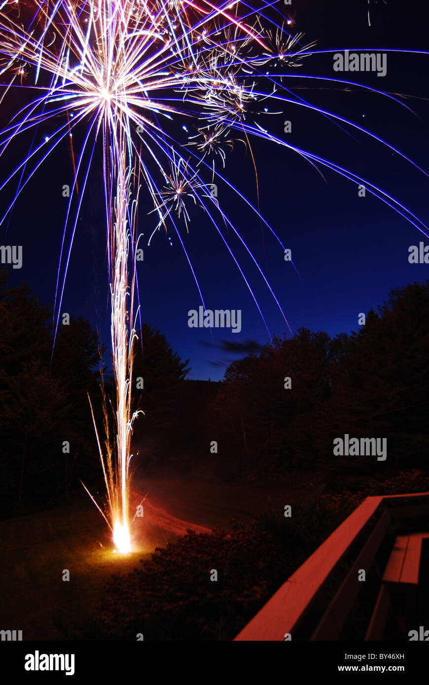 Bella Luce show notturno sulla via di luglio. Foto Stock