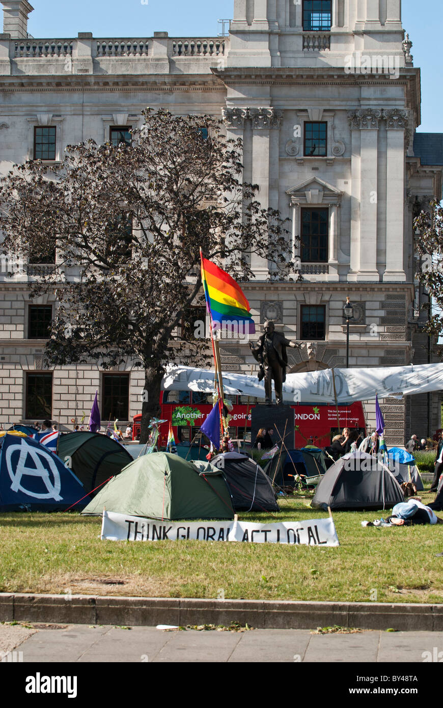 'Democrazia Village' manifestanti e pace manifestanti Piazza del Parlamento Westminster London . Foto Stock