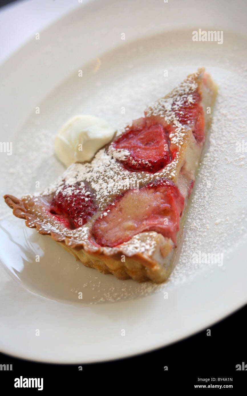 TARTE AUX FRAISE, crostata di fragole Foto Stock