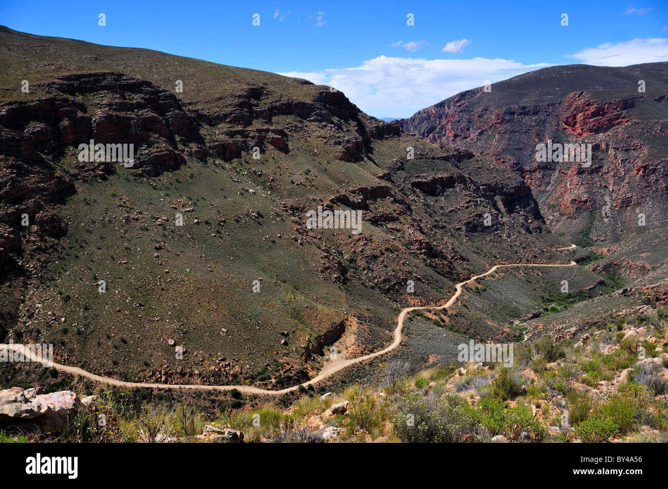 Strada di montagna a Swartberg Pass. Prince Albert, Sud Africa. Foto Stock