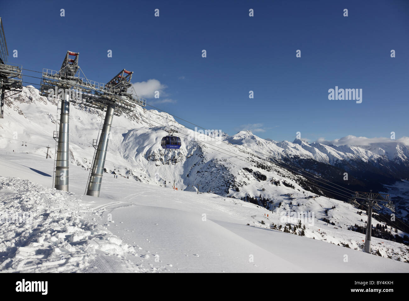 Il Galzig ascensore che trasporta gli sciatori e gli snowboarder da St Anton a Galzig a 2185m Foto Stock