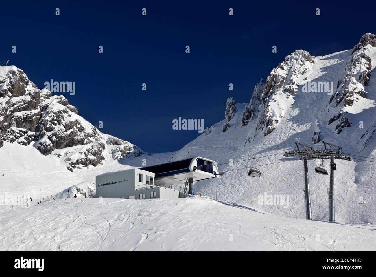 Parte superiore della seggiovia Arlenmahder, sopra St Christoph, Arlberg, Austria Foto Stock