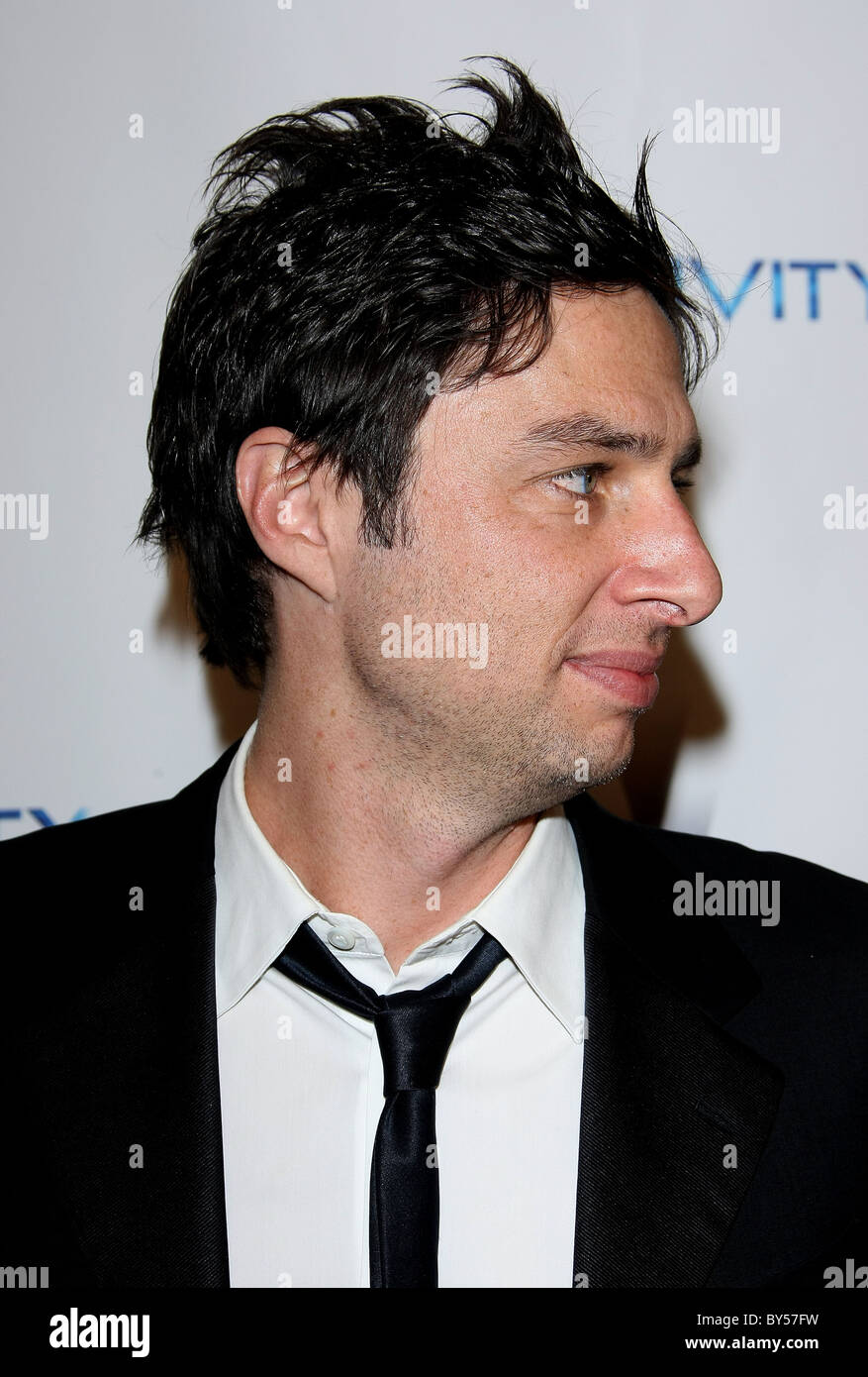 ZACH BRAFF Relativity Media e la Weinstein Company 2011 Golden Globes after party BEVERLY HILLS LOS ANGELES CALIFORNIA USA Foto Stock