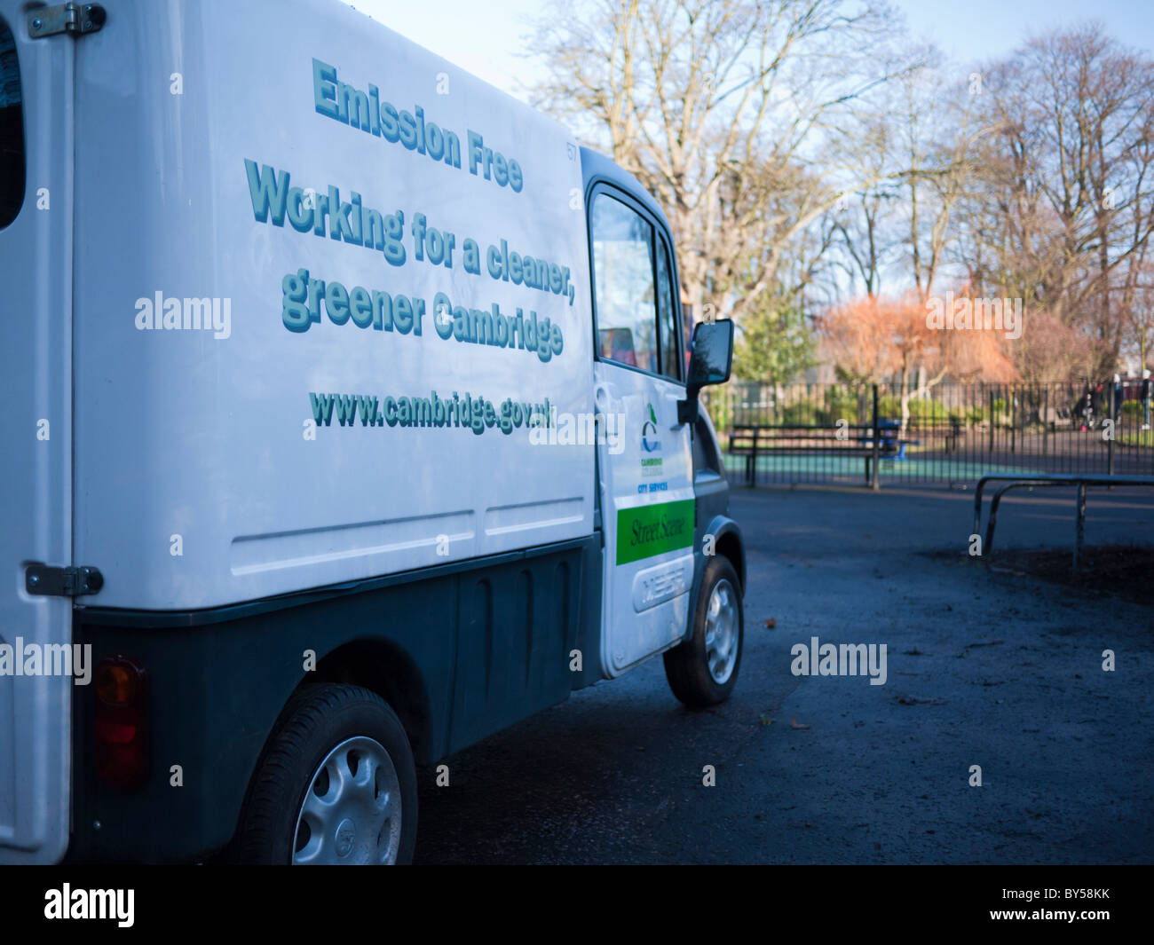 Rispettosi dell'ambiente, emissione gratuita, il trasporto per la città di Cambridge Consiglio parchi veicoli Foto Stock