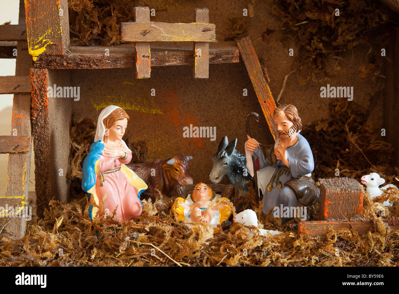 Immagini Natale Religiose.Feste Di Natale Religiose Nativita Presepe Con Piccole Figure Di Plastica Foto Stock Alamy
