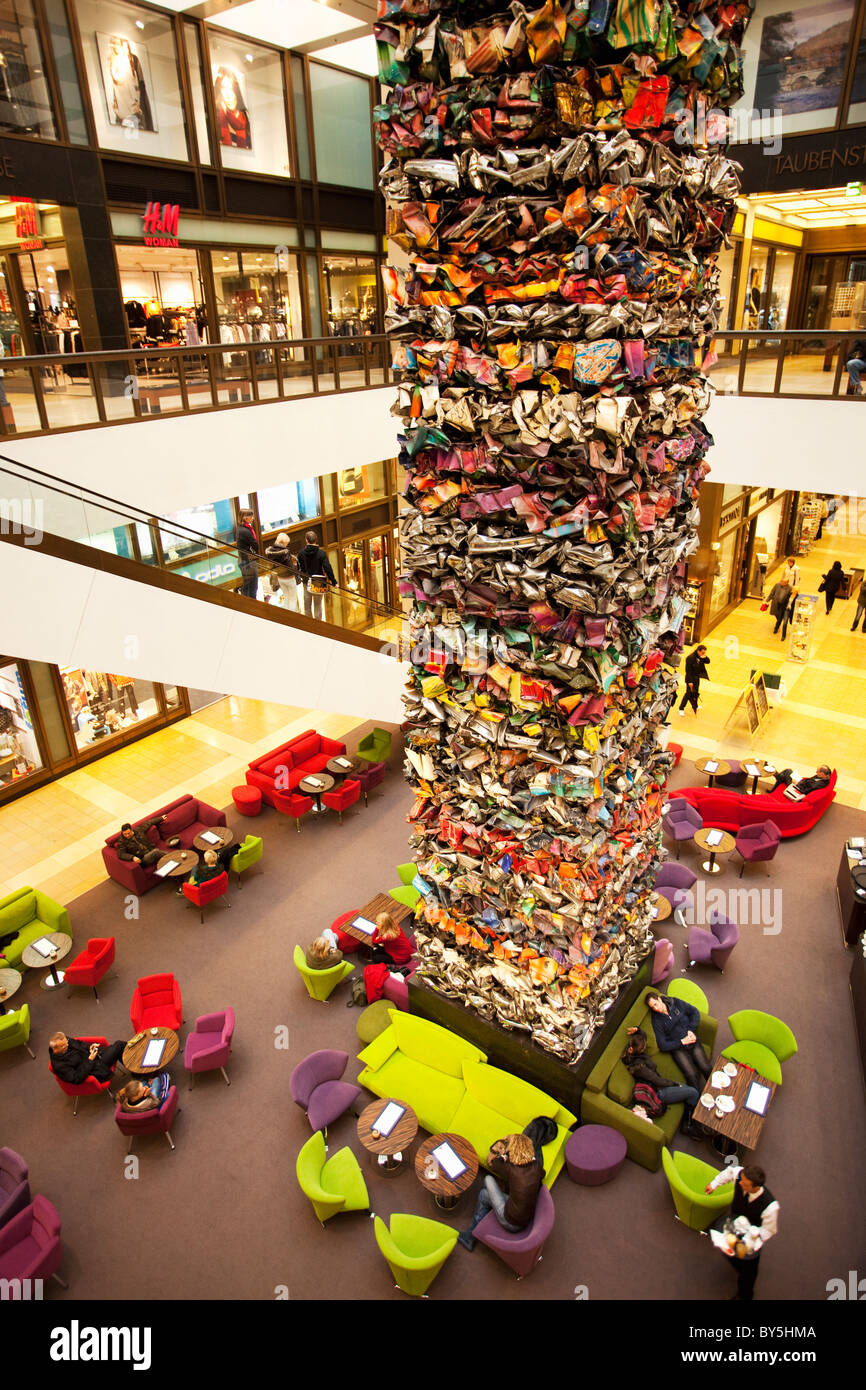 La germania,Berlino,interno del centro commerciale a Gendarmentmarkt Foto Stock