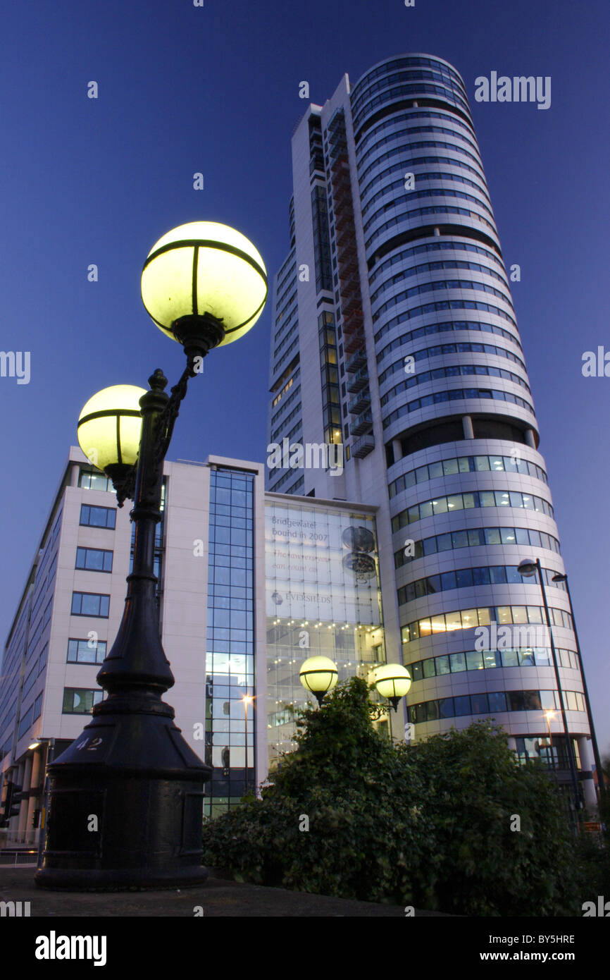 Bridgewater posto al crepuscolo, Leeds City Centre, nello Yorkshire, Inghilterra Foto Stock