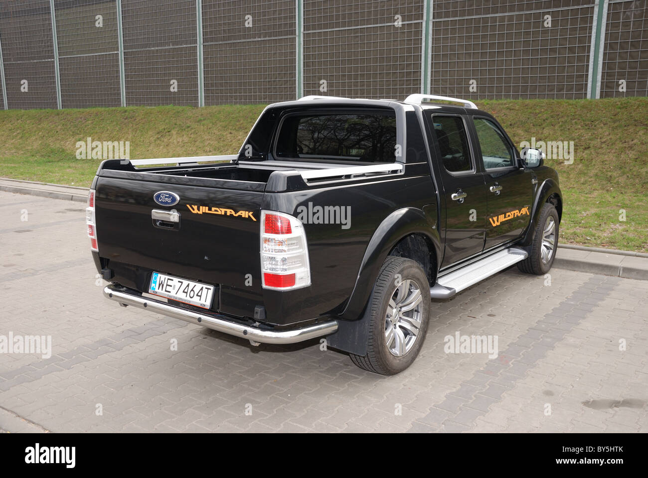 Ford Ranger 3.0 TDCi Wildtrak 4x4 - MY 2010 - nero metallizzato - Doppia cabina - Tedesco pick-up - Città dello spazio di parcheggio Foto Stock