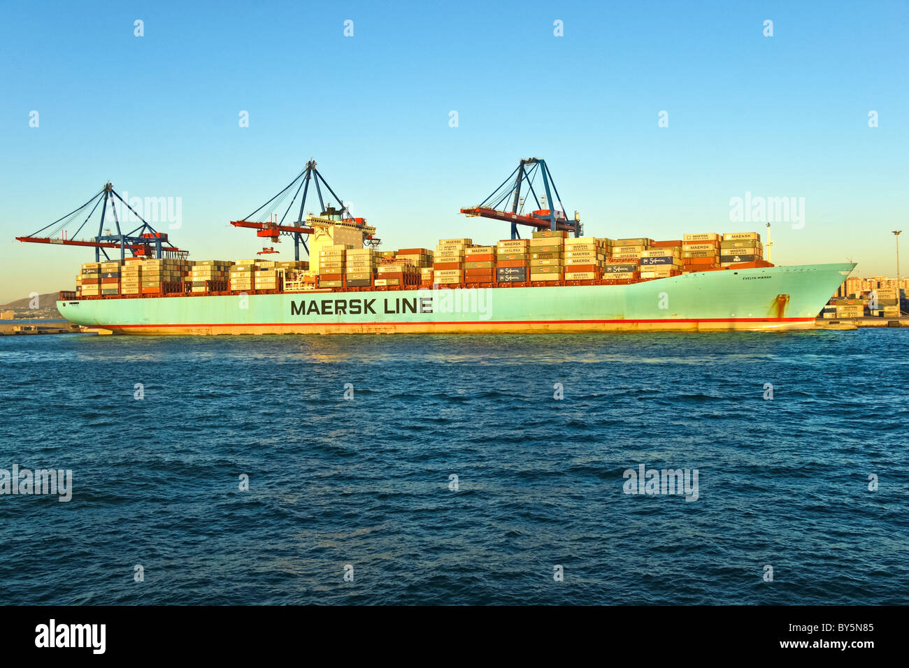 Maersk Line E-Class nave portacontainer Evelyn Maersk a Malaga il terminal container in Spagna Foto Stock