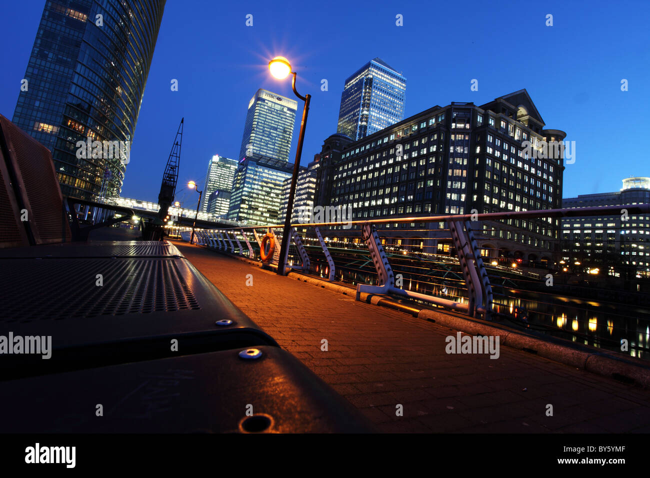 Canary Wharf di notte. Londra Foto Stock