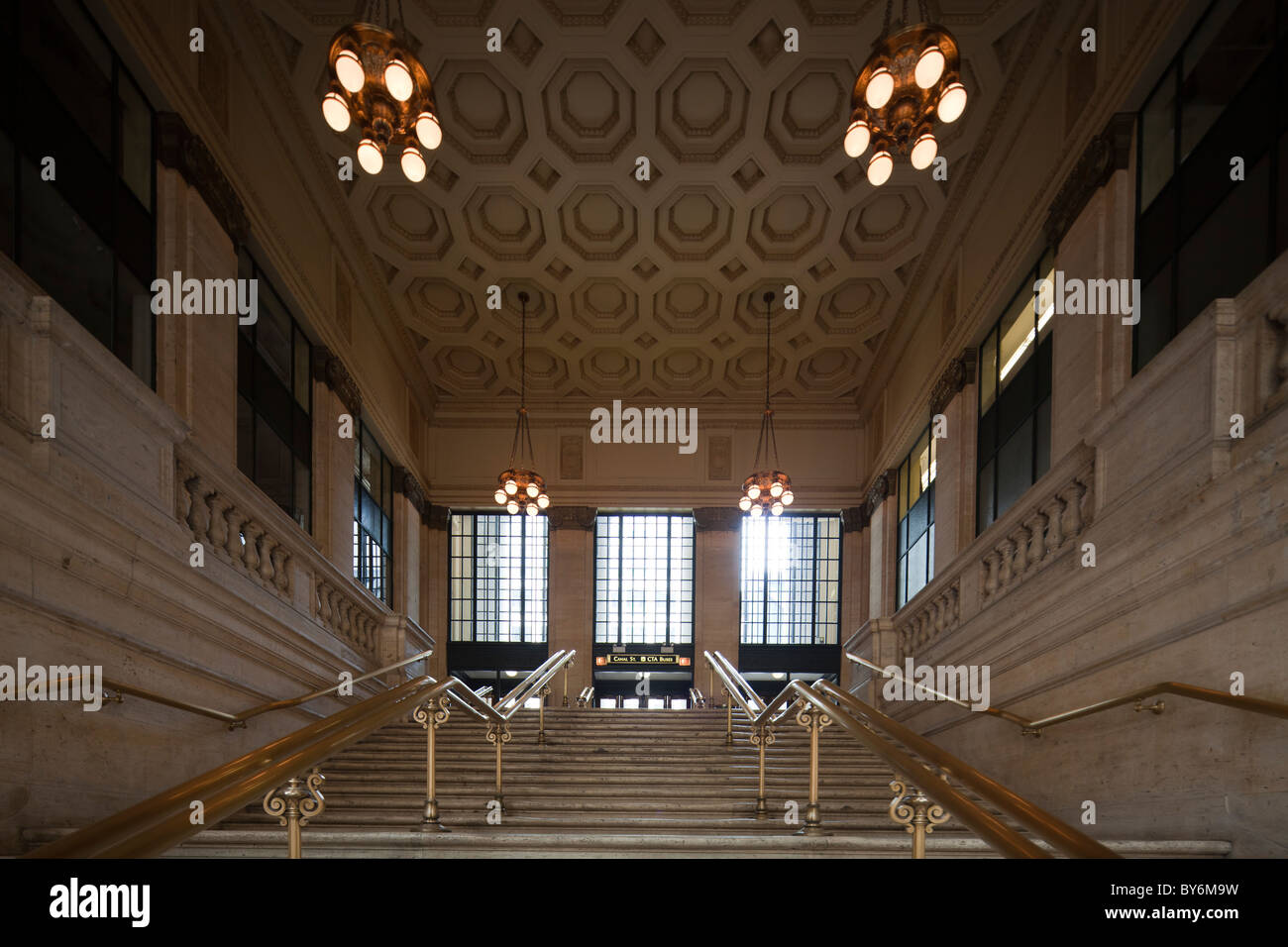 La scala alla Stazione Union, Chicago, USA Foto Stock