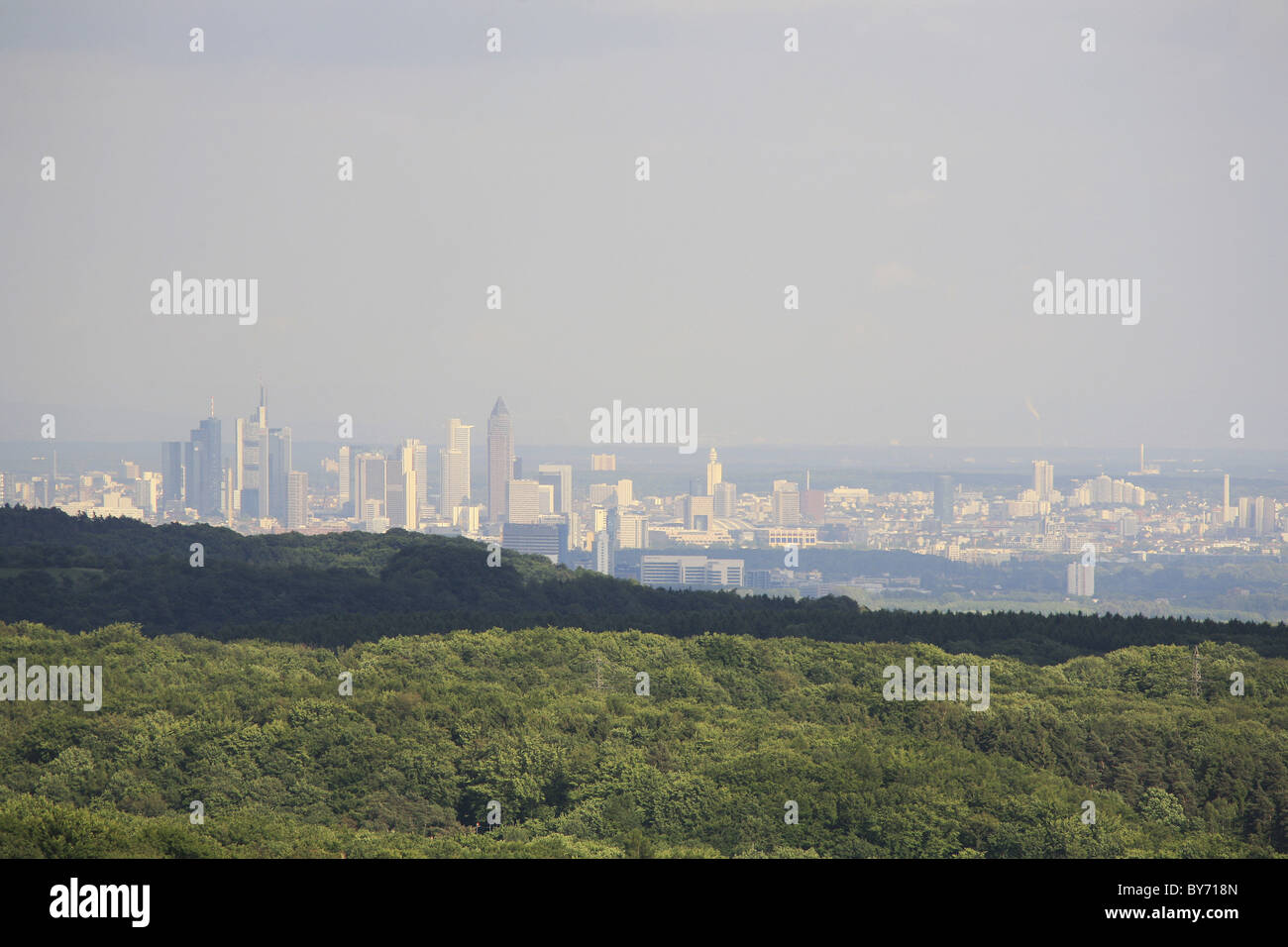 Vista da monti Taunus allo skyline, Frankfurt am Main, Hesse, Germania Foto Stock