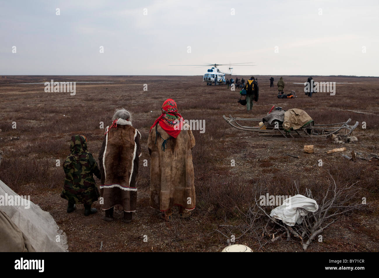 Nenet gli allevatori di renne in Siberia occidentale della penisola di Yamal i8n la Russia Foto Stock