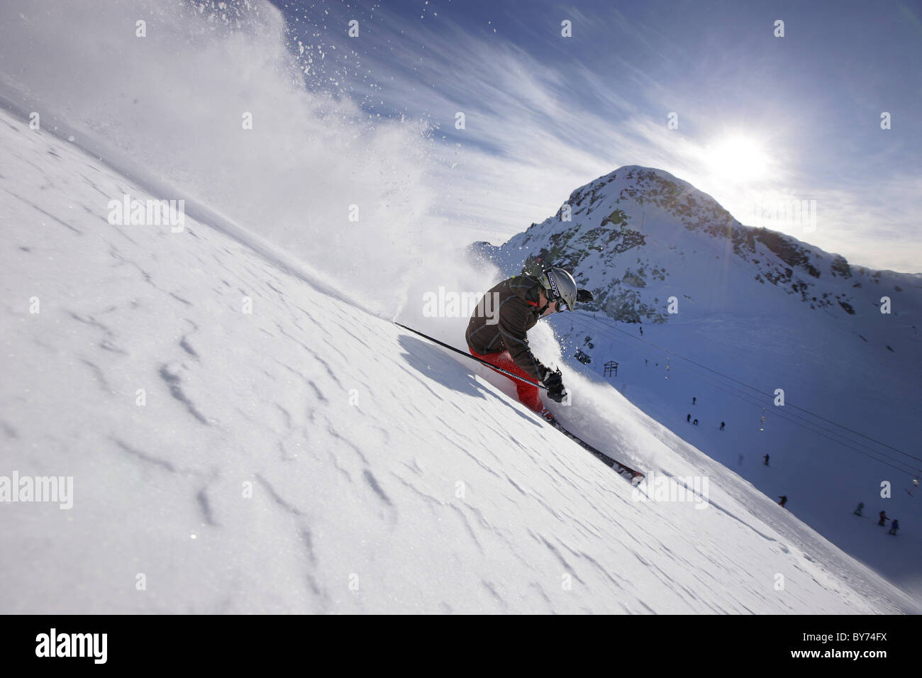 Sciatore sci di discesa a picco Blackcomb, British Columbia, Canada Foto Stock