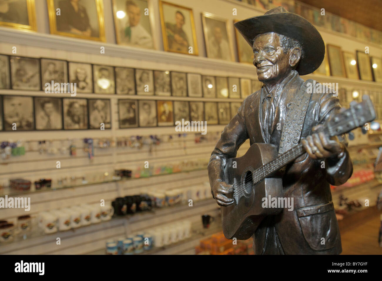 Tennessee Nashville, Music City USA, Downtown, Lower Broadway, Strip, Ernest Tubb Record shopping shopper shopping negozi mercato mercati bu Foto Stock