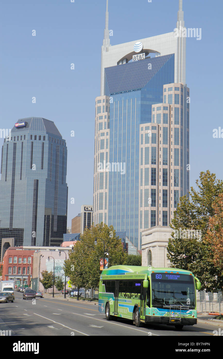 Tennessee Nashville, Fourth 4th Avenue, strada, grattacieli alti grattacieli costruire edifici AT&T Batman edificio, architettura insolita, ufficio towe Foto Stock
