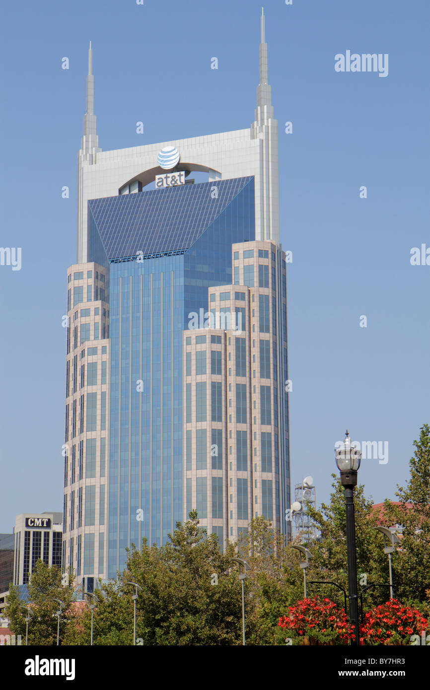 Tennessee Nashville, Fourth 4th Avenue, strada, grattacieli alti grattacieli costruire edifici AT&T Batman edificio, architettura insolita, aziendale o Foto Stock