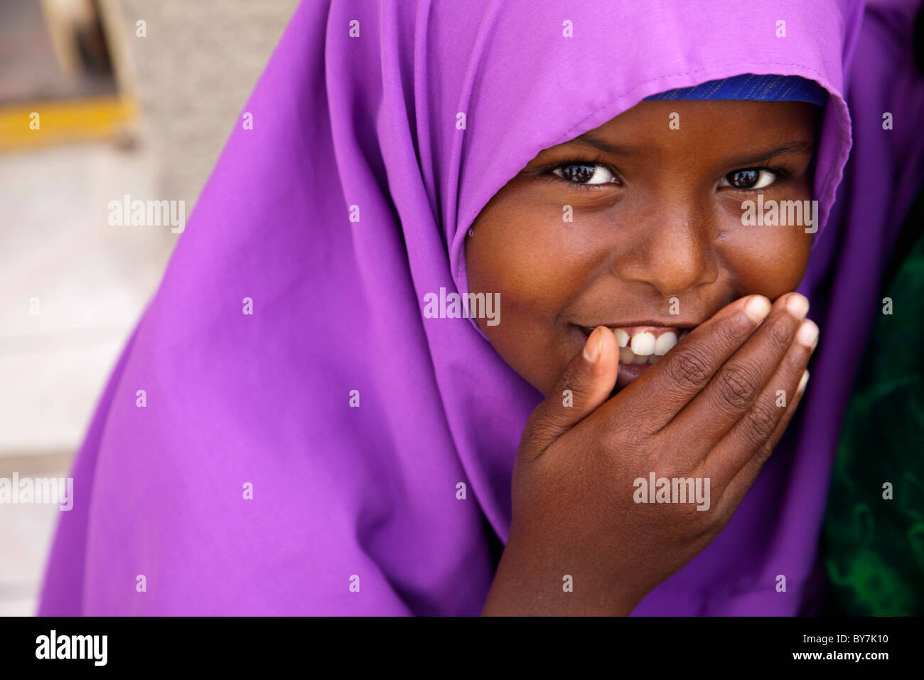 Ragazza somala in Hargeisa, capitale del Somaliland Foto Stock
