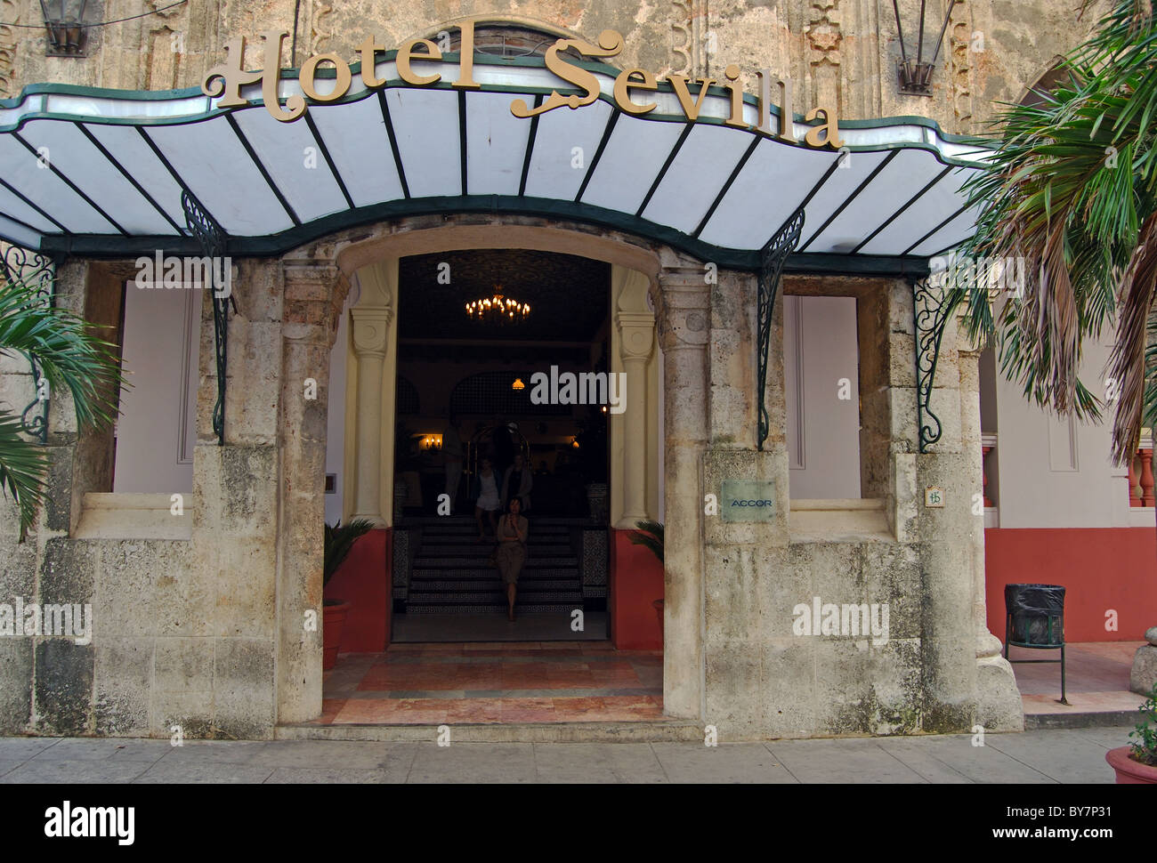 Ingresso a Sevilla Hotel, Havana (Habana), Cuba, dei Caraibi. Foto Stock