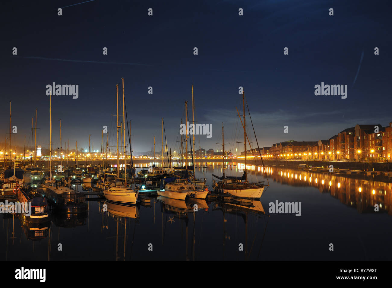Preston Marina sotto il bagliore di una luna piena Foto Stock