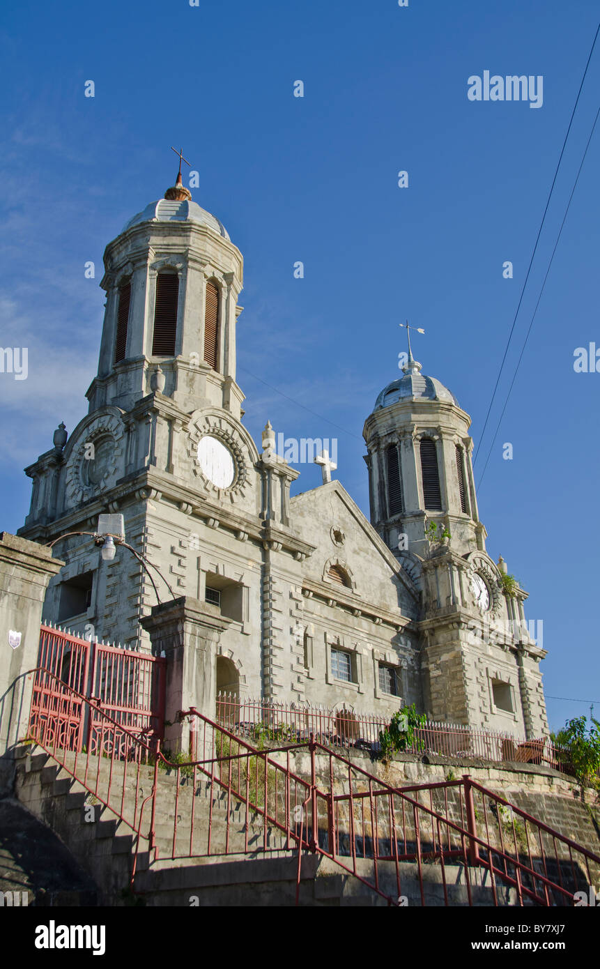 Antigua Cattedrale Anglicana di San Giovanni il divino con bianche torri barocche Foto Stock