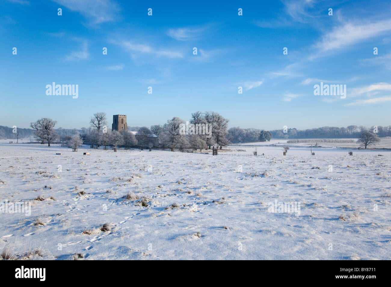 Felbrigg chiesa e parco nella neve North Norfolk inverno Foto Stock