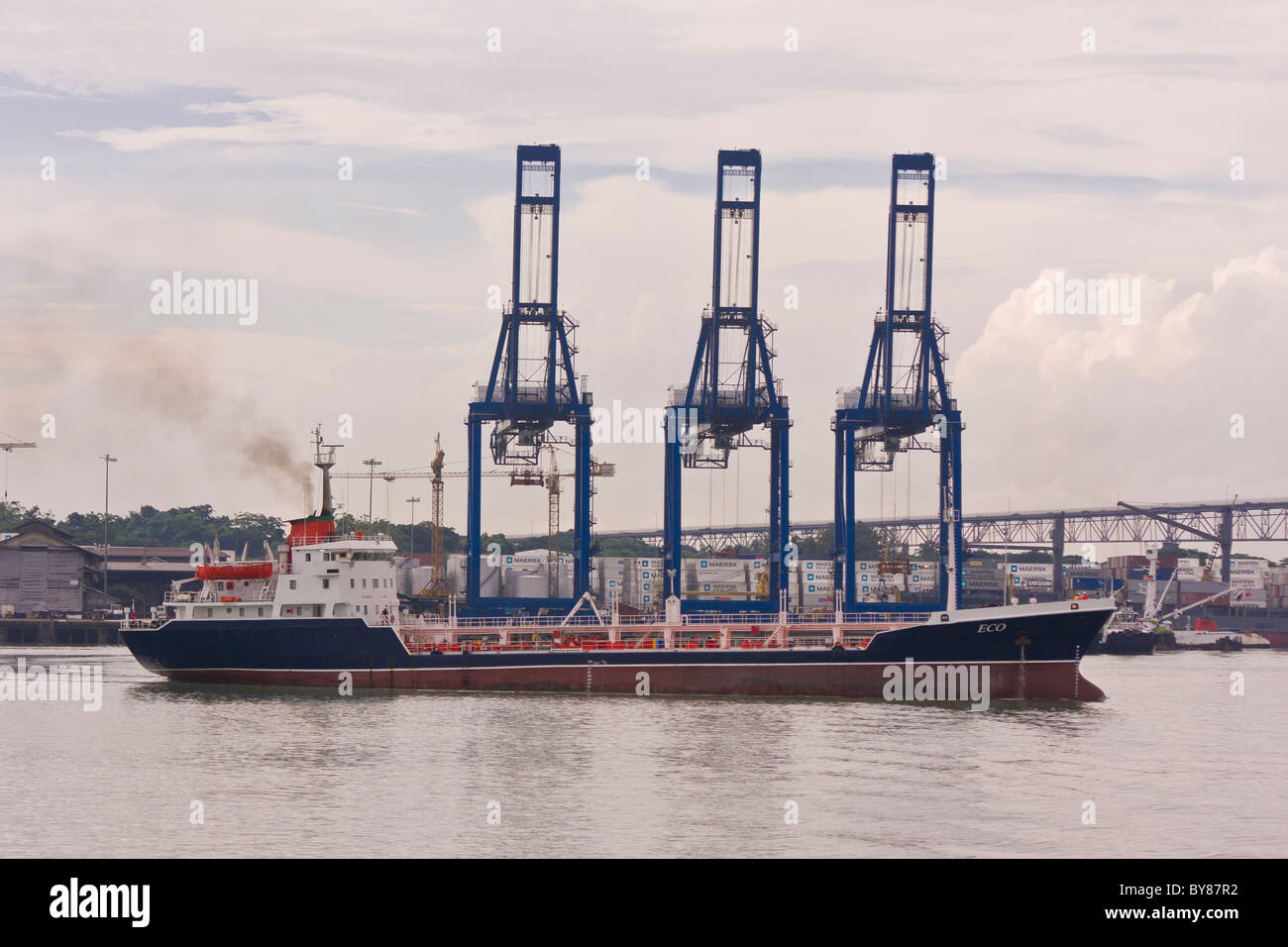 PANAMA CITY, PANAMA - Nave sul Canale di Panama al Porto di Balboa. Foto Stock