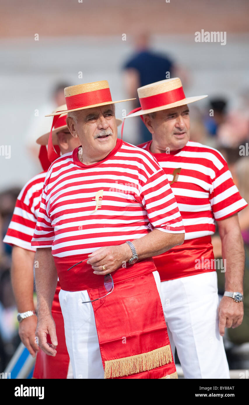 Costume da gondoliere immagini e fotografie stock ad alta risoluzione -  Alamy