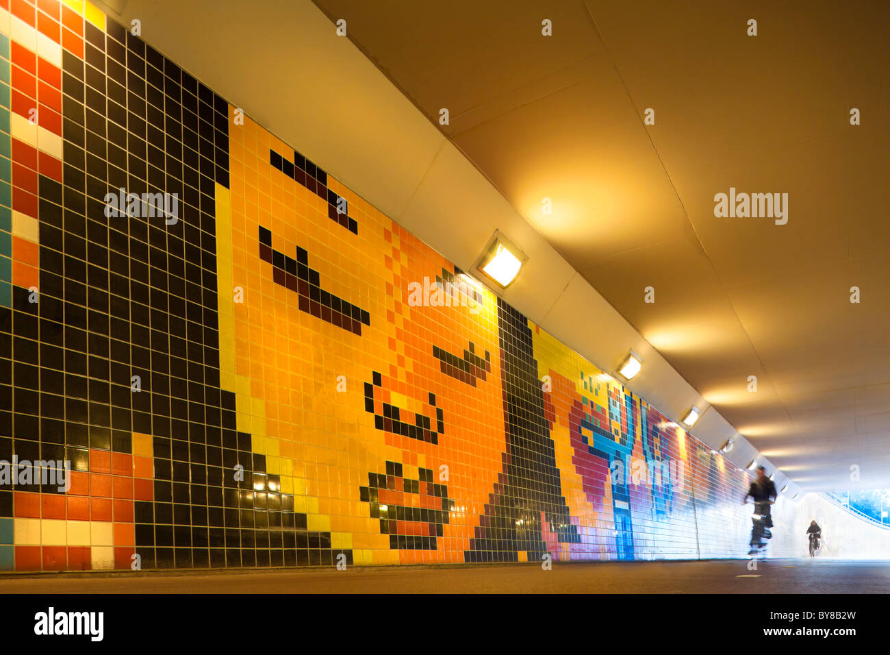 Zaandam, Olanda. Il cosiddetto Pixel Poort bicicletta Tunnel. Collegamento e Amsterdam Zaandam. Paesi Bassi Foto Stock