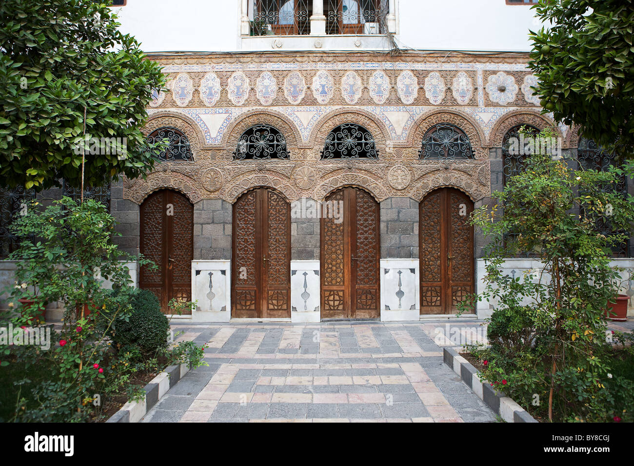 Tradizionali porte siriane in esca Nizam palace, Damasco, Siria Foto Stock