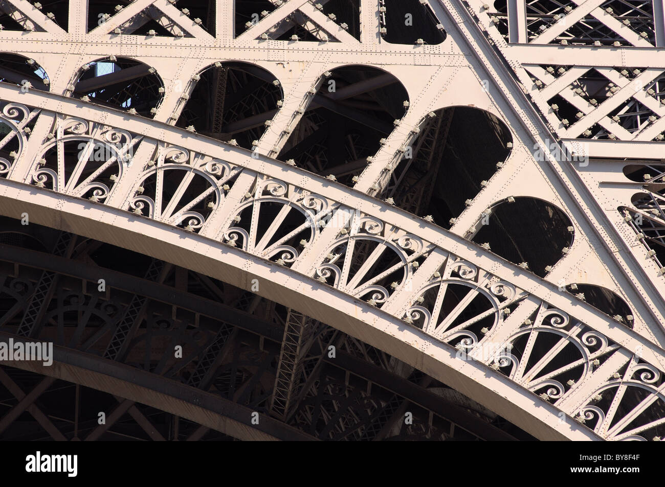 Dettaglio della Torre Eiffel a Parigi Foto Stock