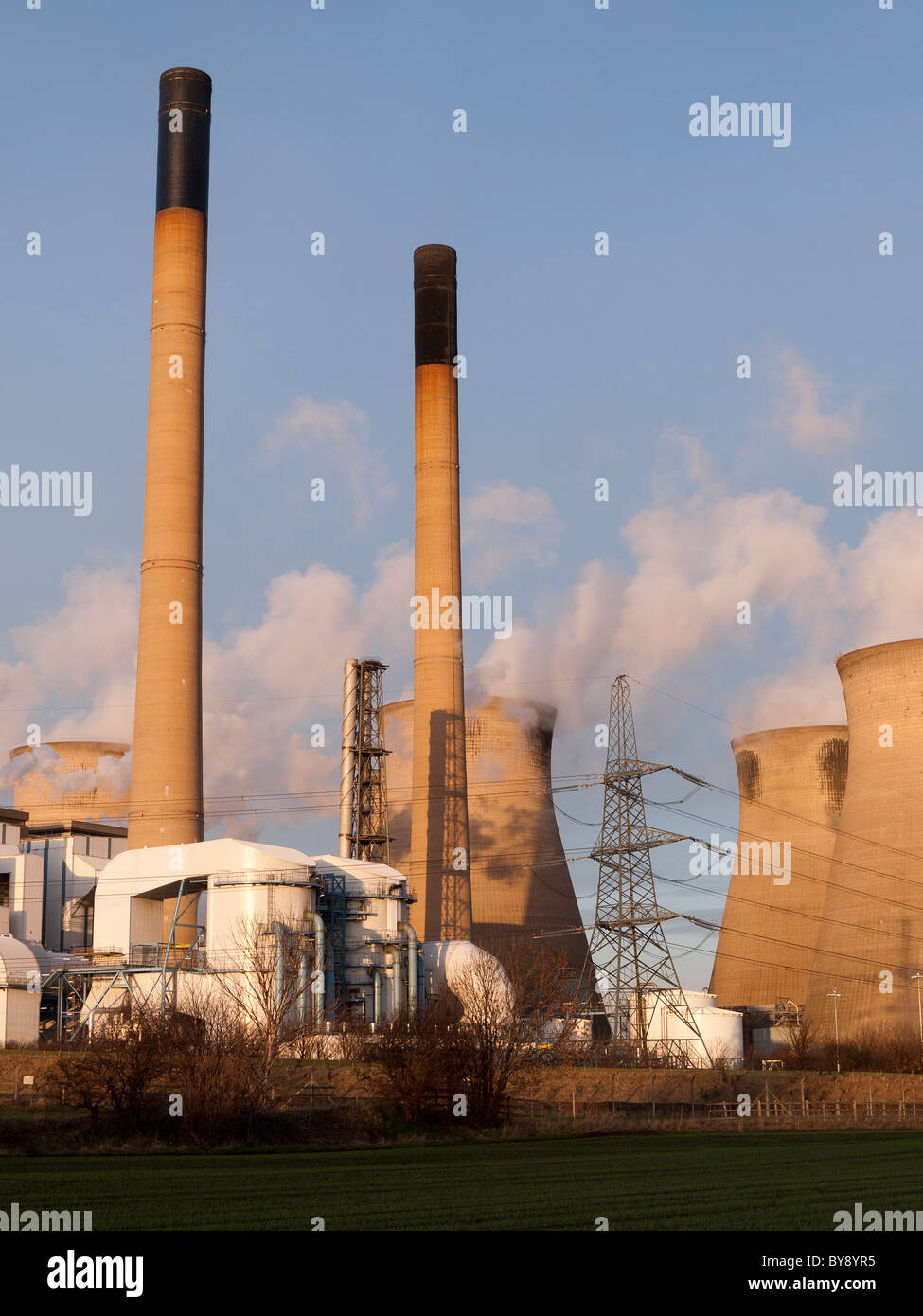 Ferrybridge Coal Fired Power Station, nello Yorkshire, Inghilterra, Regno Unito Foto Stock