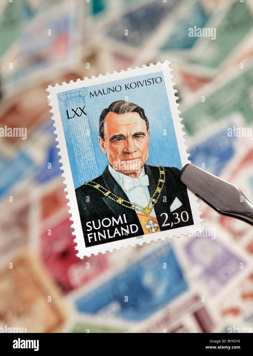 Il finlandese francobollo commemorativo dal 1993. Presidente Mauno Koivisto il settantesimo compleanno. Foto Stock