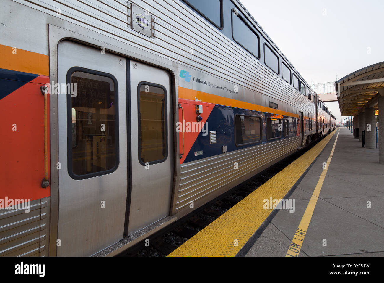 Treni pendolari a Emeryville stazione Amtrak. Foto Stock