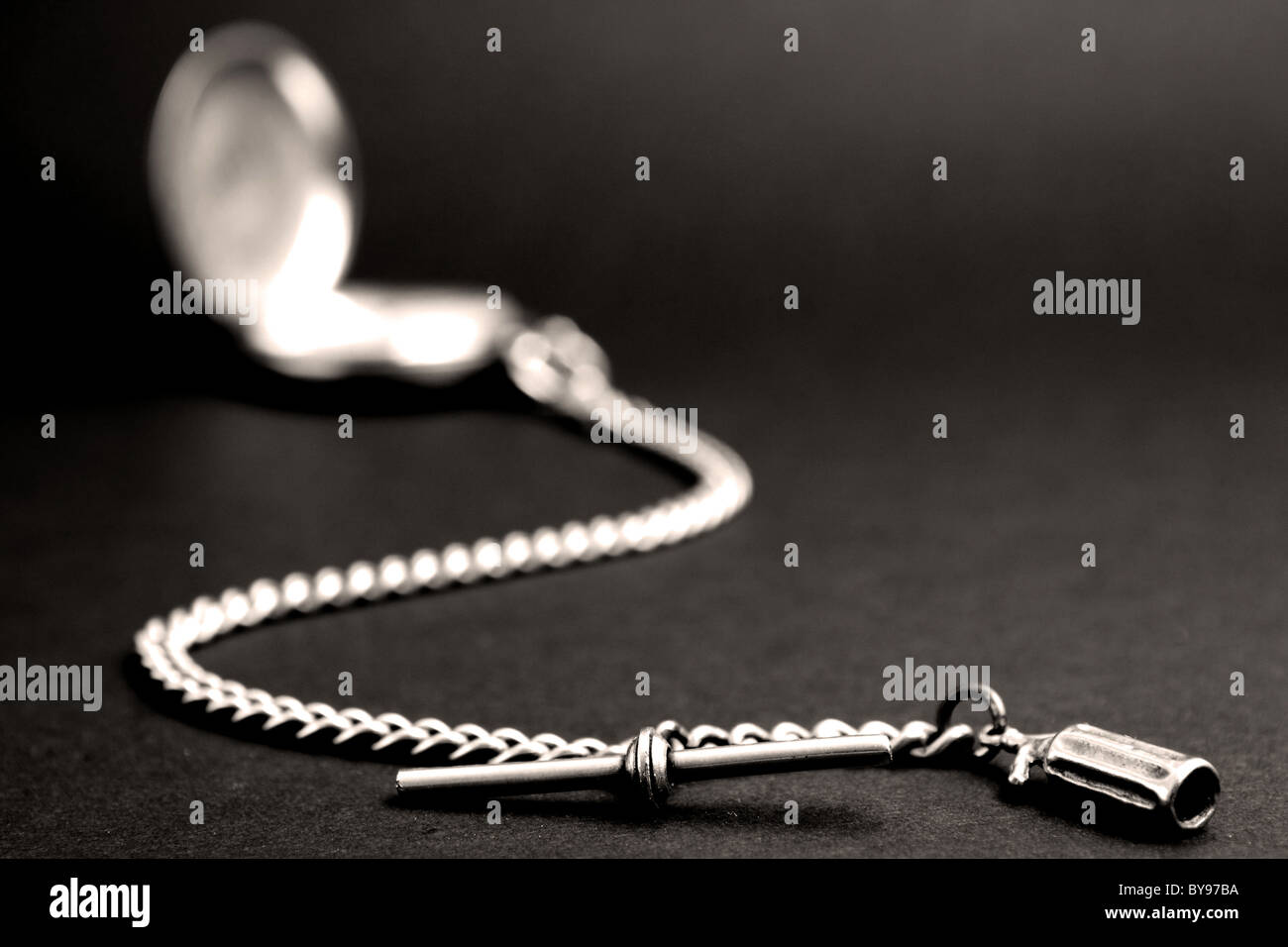 Chiudere fino orologio da tasca catena. Waltham 17 gioielli orologio da  tasca. ANCRE DE precision. Swiss 17 gioielli movimento. Hunter caso Foto  stock - Alamy