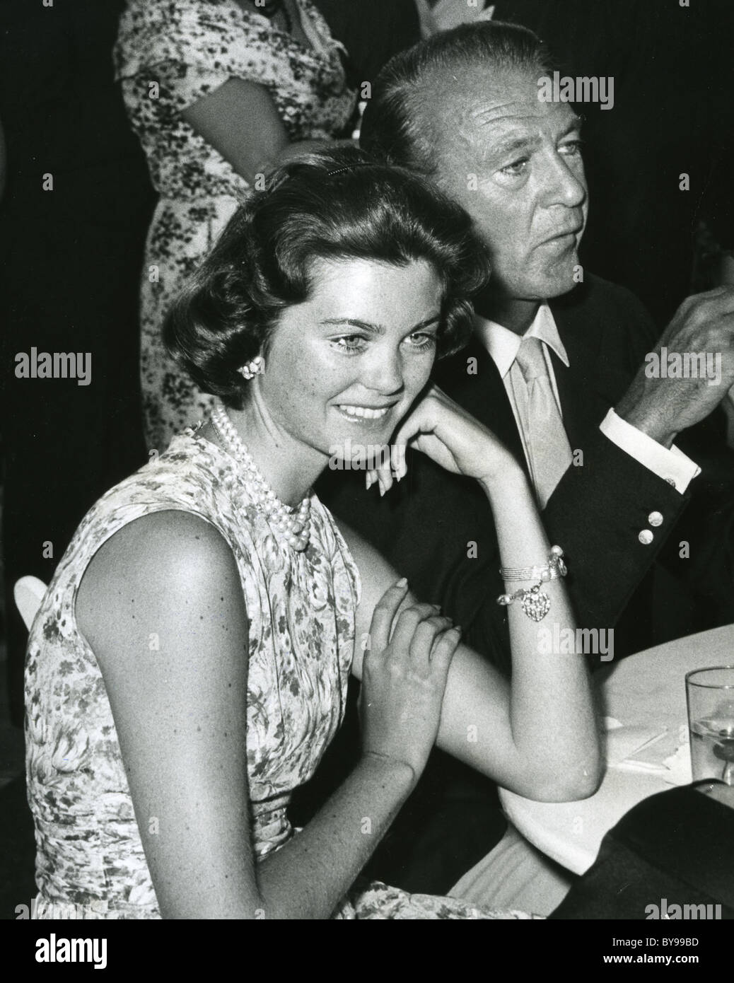 GARY COOPER noi film di star con sua figlia Maria circa 1955 Foto Stock