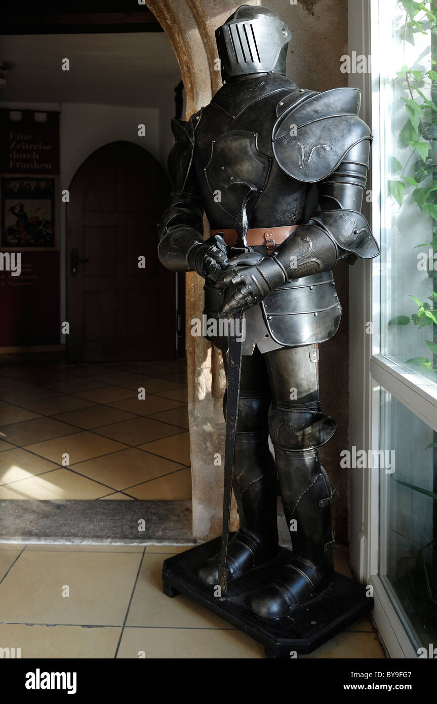 Cavaliere medievale la corazza esposti in Abenberg Hotel, Abenberg Castello, Abenberg, Media Franconia, Baviera, Germania, Europa Foto Stock