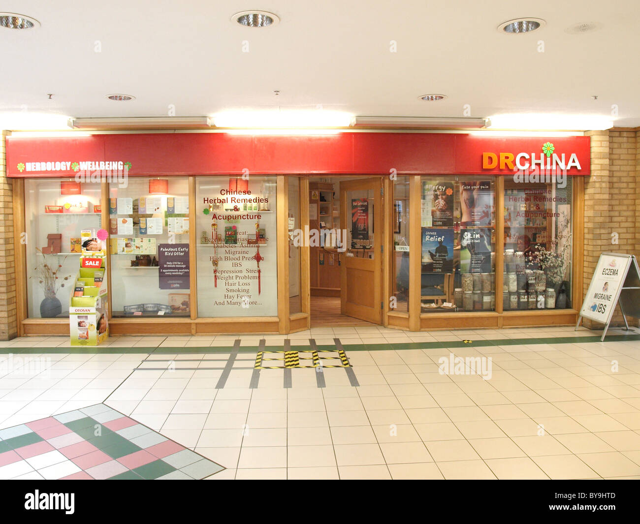 DrChina, Cinese rimedi a base di erbe shop, Barnstaple Regno Unito Foto Stock