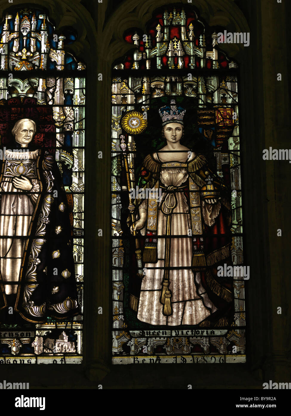 Canterbury Kent England Canterbury Cathedral Chapter House vetrata raffigurante l Arcivescovo Benson e Queen Victoria Foto Stock