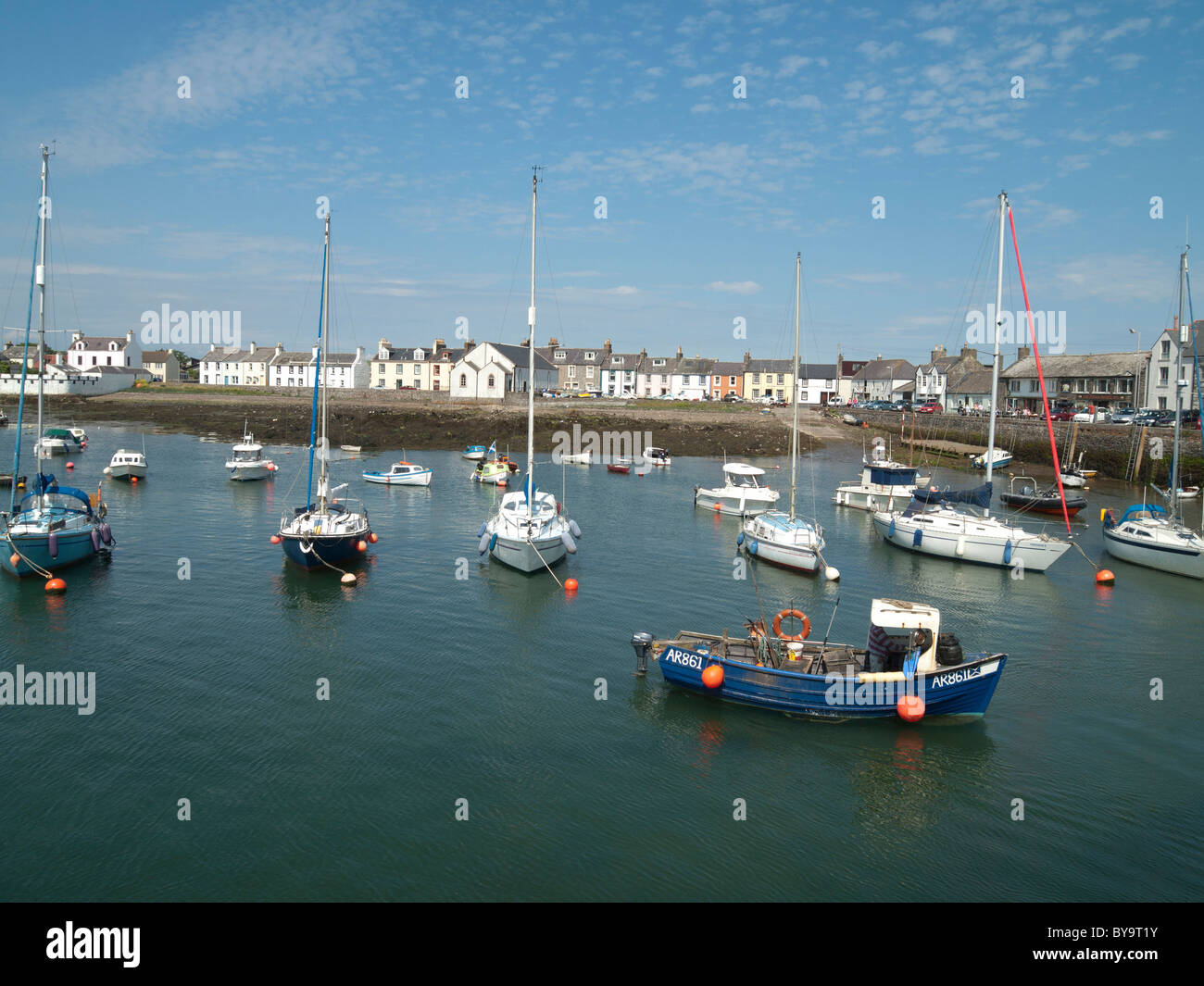 Barche ormeggiate a Isola di Whithorn Harbour, Machars di Wigtownshire Foto Stock